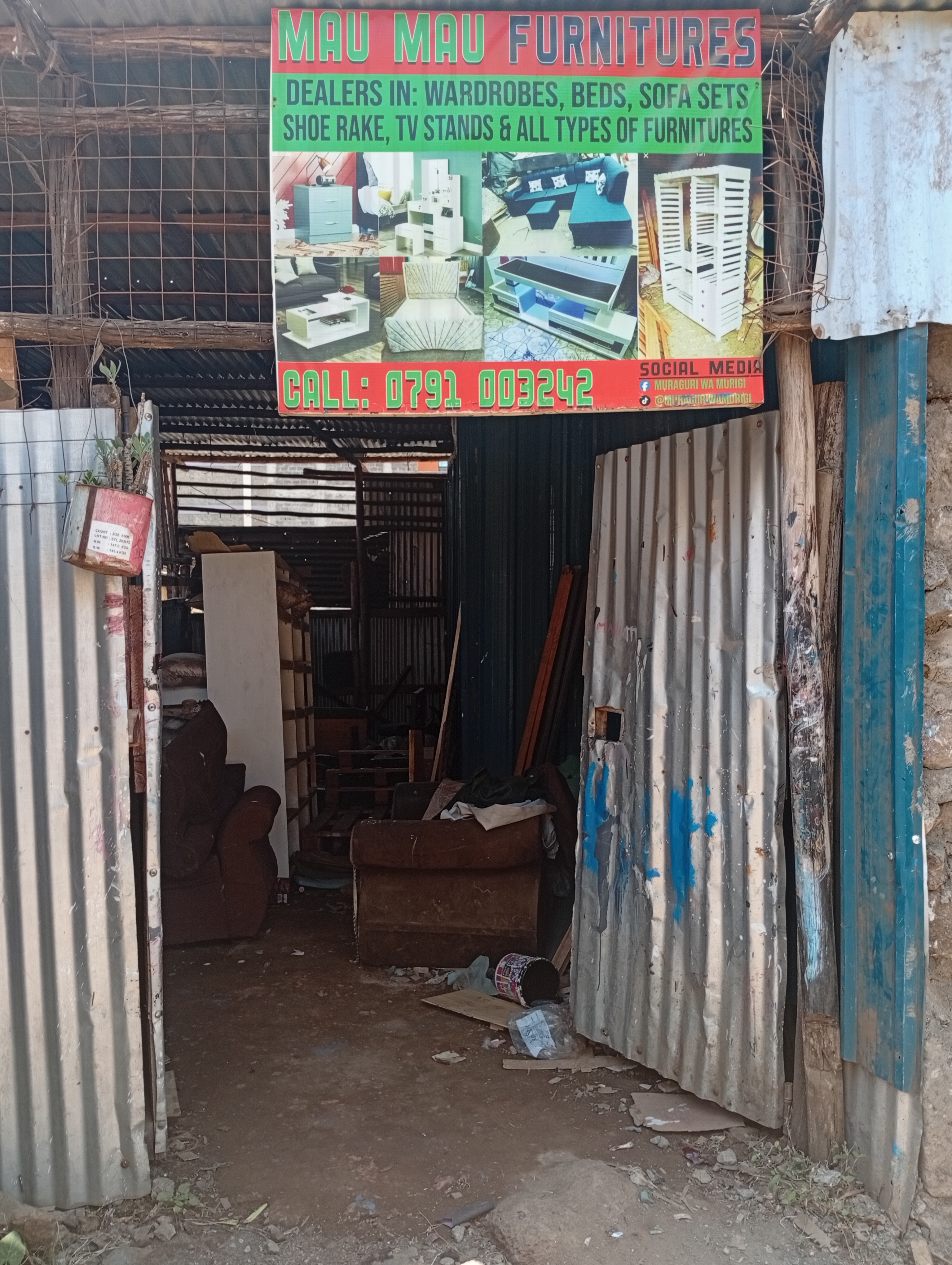 Mau Mau Furniture 