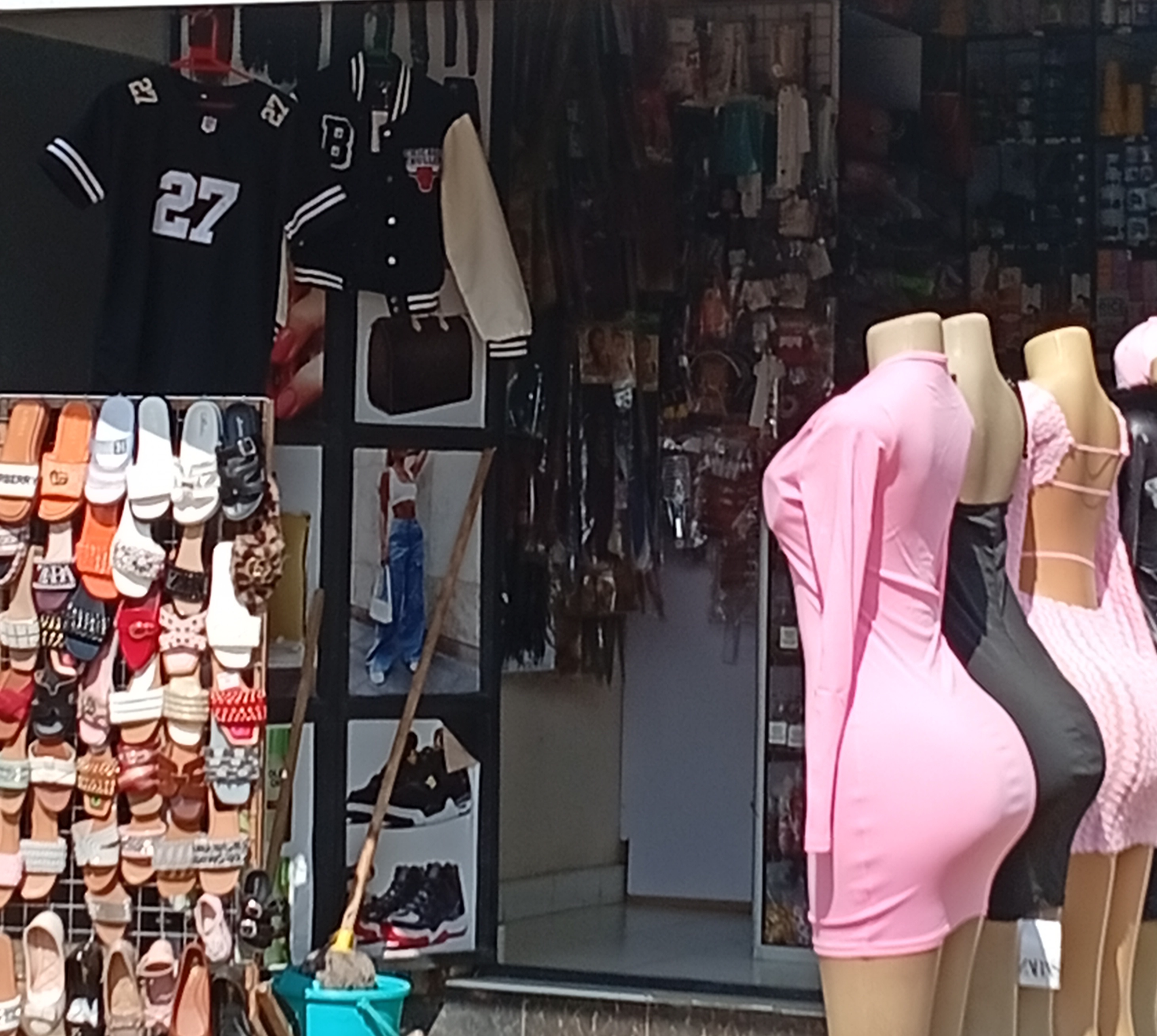 Nish cosmetic and collection 