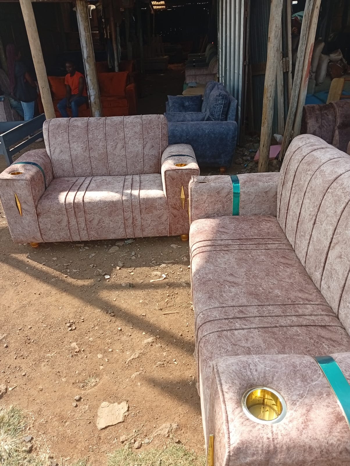 Avvy Modern Furnitures 